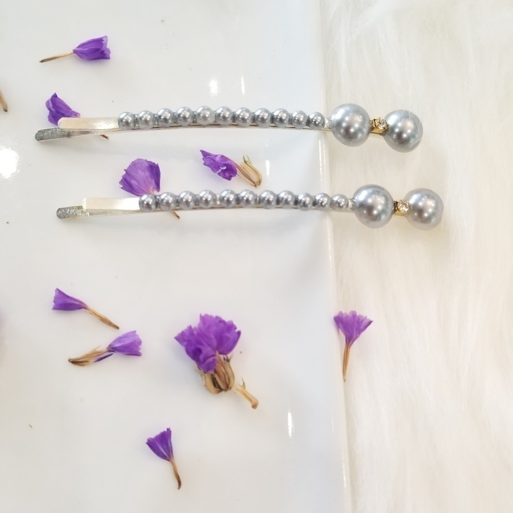 Gray pearl hair pins